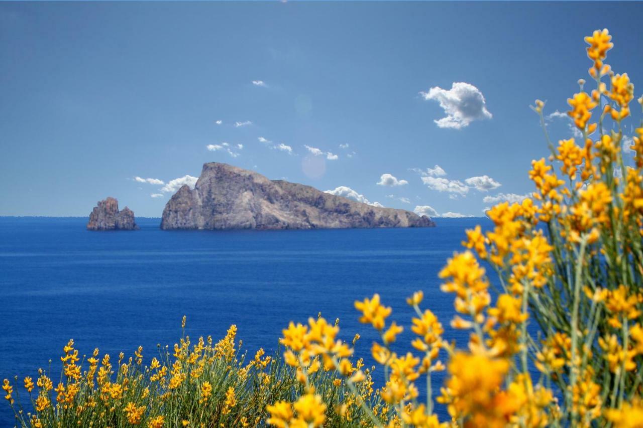 Villa La Ginestra Panarea Esterno foto